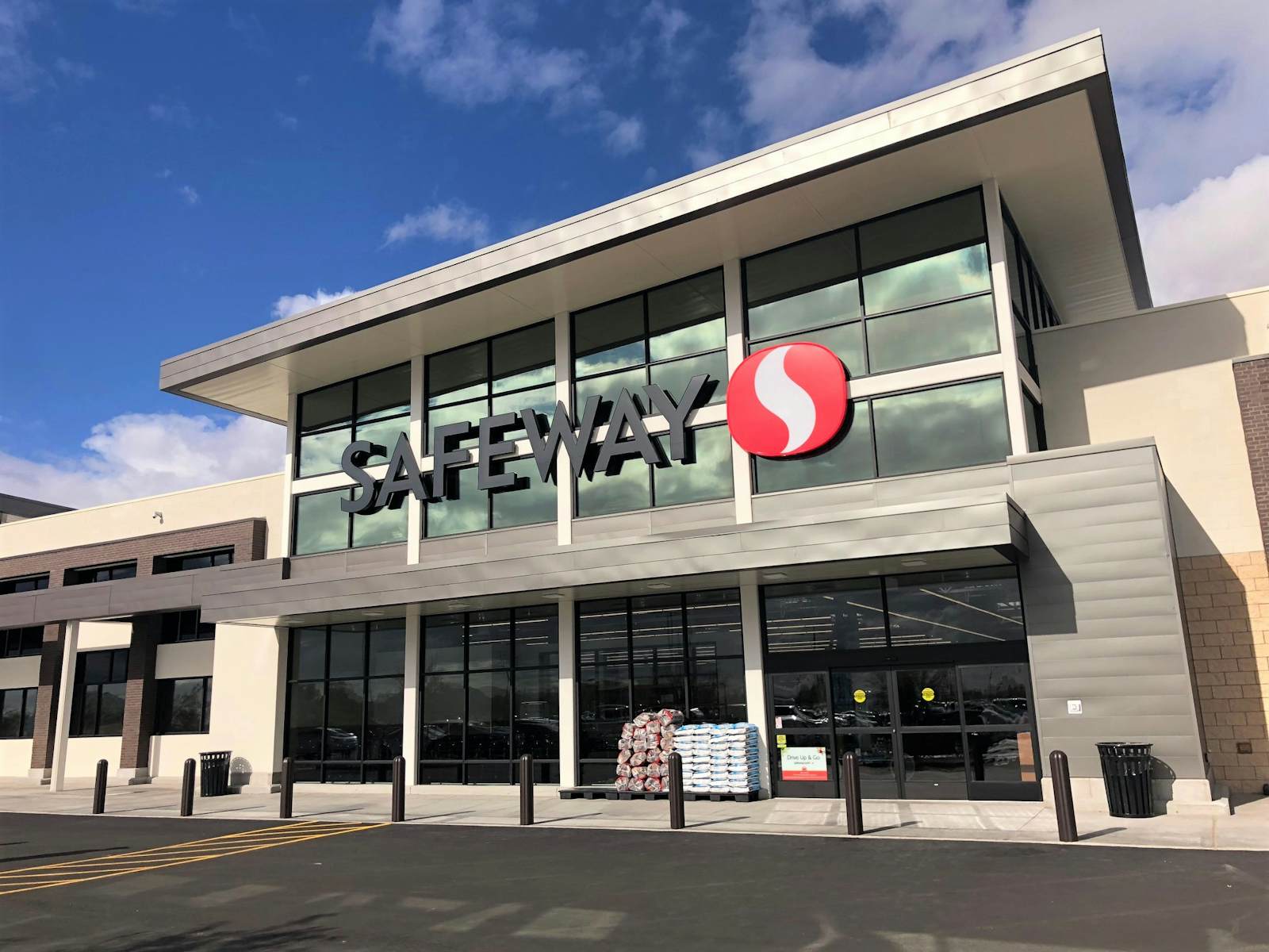 Safeway Store front